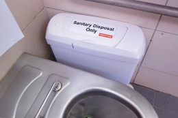 Sanitary disposal di toilet umum (Dokpri)