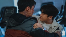 Jung Yi Hyun yang melawan zombie dalam drama korea Happiness (sumber: Pikiran Rakyat)
