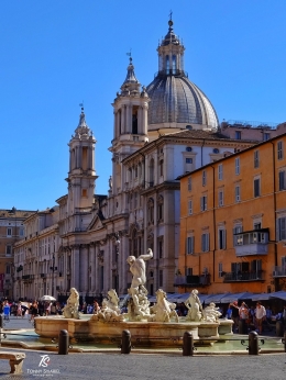 Air Mancur Neptune di Piazza Navona- Roma. Sumber: dokumentasi pribadi