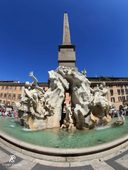 Air Mancur Empat Sungai di Piazza Navona- Roma. Sumber: dokumentasi pribadi