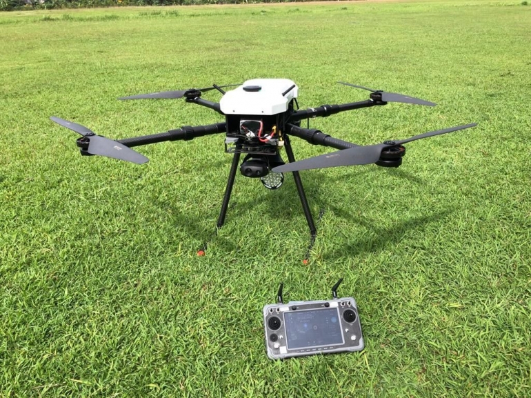 (Foto multi rotor drone yang dapat digunakan untuk pengawasan perkebunan kelapa sawit. Sumber foto: avirtech.co)