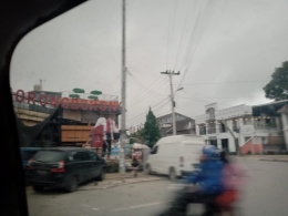 Tugu di sekitar pusat pasar Siborong-borong (Dok. Pribadi)