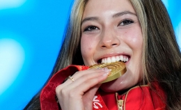 Profil atlet ski Eileen Gu yang sempat membela AS tetapi kini membela China - Natacha Pisarenko/AP 