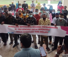 Demo masyarakat mendukung IUP PT Trio Kencana. Doc Humas Pemprov Sulteng