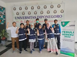 Tim Dokter Universitas Diponegoro dan tim perawat dari Semarang (Dokpri)