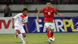 (Laga Indonesia vs Timor Leste di semifinal Piala AFF U19 2013/ sumber foto bola.tempo.co)