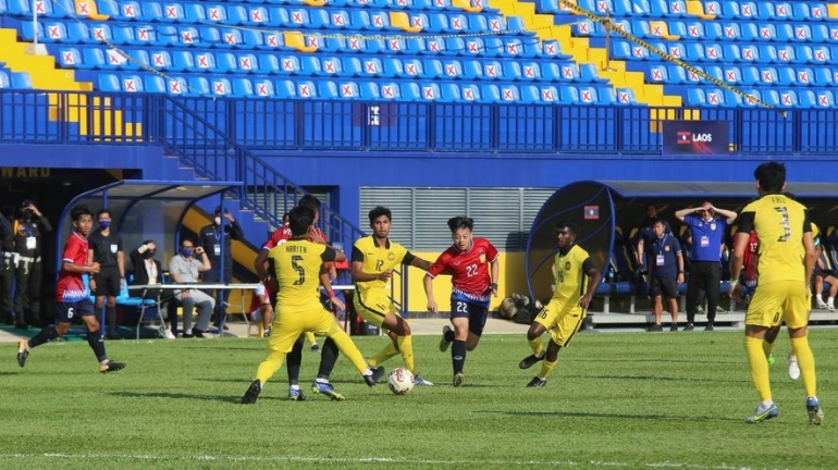 Sang Harimau Malaya gagal memanfaatkan peluang empuk untuk tampil di babak semifinal AFF U-23 tahun 2022. (sumber: okezone.com)