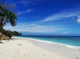 Pantai Paal di Likupang dengan pasir putih dan air laut hijau tosca yang jernih | Foto: celebes.co