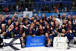 Tim Finlandia dan medali mereka (Sumber: japantimes.co.jp)