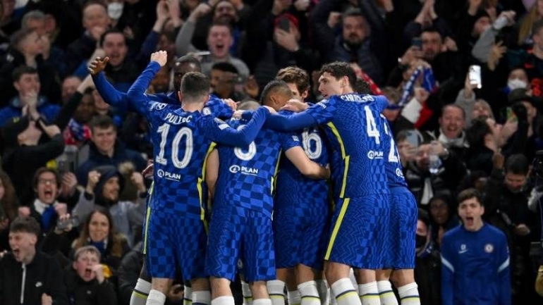 Pemain Chelsea merayakan gol ke gawang Lille. (via teletrader.com)