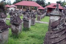 Kuburan Batu Kuno Waruga di Likupang Sulawesi Utara. Sumber: Kompas