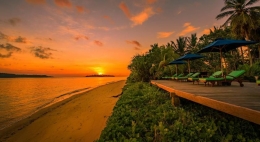 Sunset di Pulau Gangga. Sumber: agoda.com