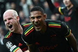 Sebastien Haller, striker Ajax merayakan gol. Foto: Ozan Kose via Kompas.com 