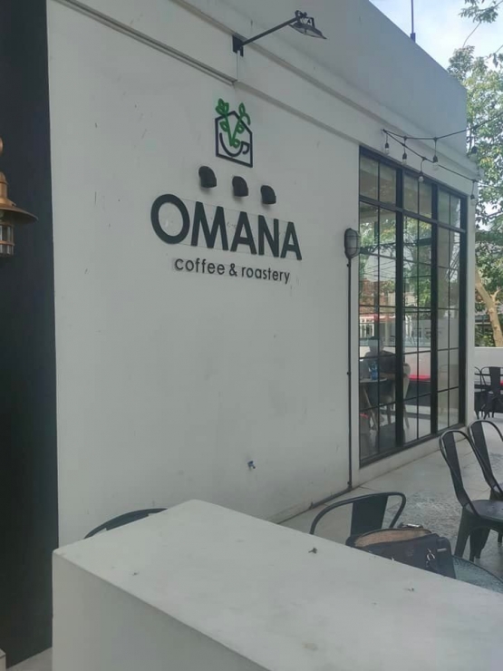 Bagian depan bangunan Cafe Omana (dok pribadi)