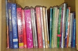 Buku-buku palmistri koleksi pribadi (Dokpri)