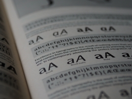 Beberapa bentuk gaya tipografi font. Sumber: Pexels