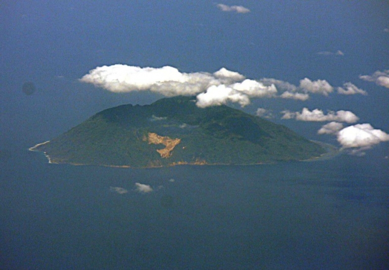 Pulau Teon ( Sumber: www.flickr.com)