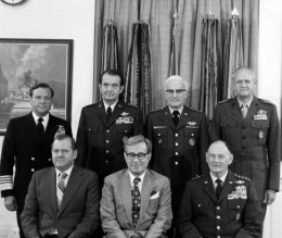 Menteri Pertahanan Harold Brown dan Para Anggota Kepala Staf Gabungan | Sumber Gambar: jcs.mil