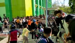 Antusiasme vaksin 1 di Poltekkes Kupang berakhir ricuh, Foto: Media Indonesia/Palce Amalo