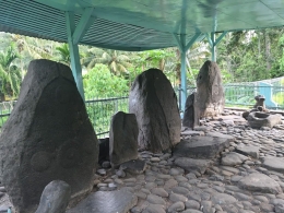 Image: Situs bersejarah Batu Basurek  peninggalan Adytiawarman (Photo by Merza Gamal)