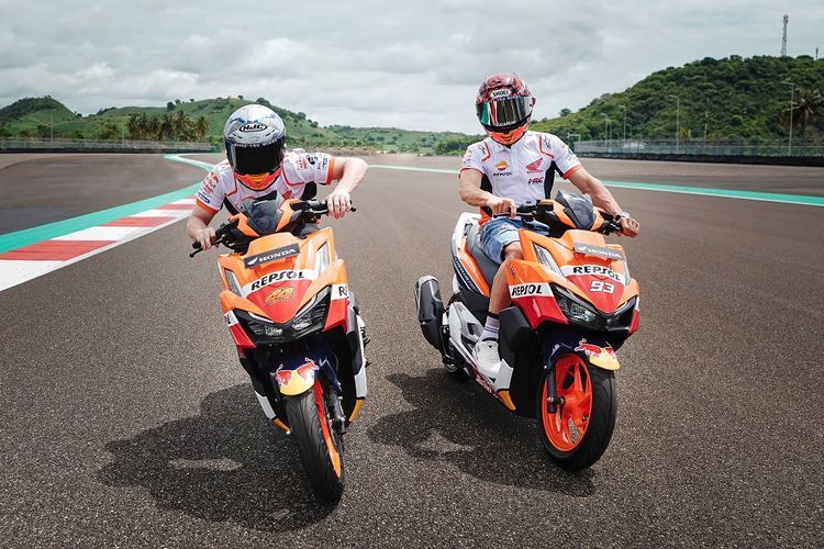 Dua Pebalap Repsol Honda, Marc Marcuez dan Pol Esparago di Sirkuit Mandalika (FOTO:AHM via liputan6.com)