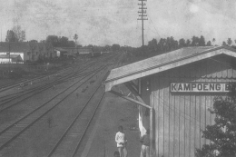 sumber gambar ; Spoorwegstation op Java - sta. Kampung Bandan 1923