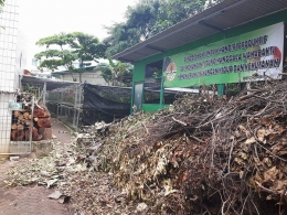 Ilustrasi: Salah satu instalasi olah sampah organik yang mangkrak di Kantor Menteri LHK Manggala Wanabakti Jakarta. Sumber: DokPri2016 #GiF