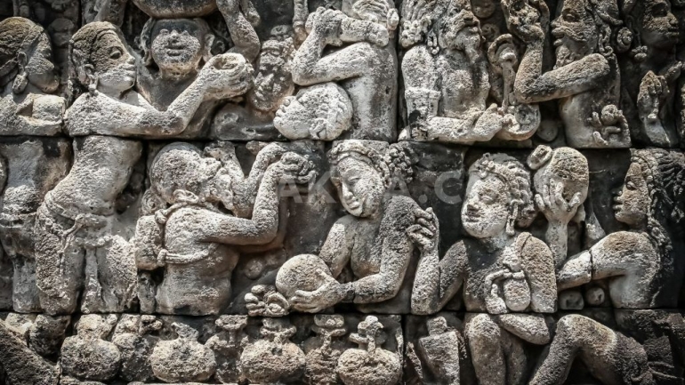 Relief kendi pada candi Borobudur | gambar: jogjakita.co.id