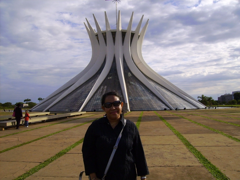 Catedral Metropolitana Brasilia Brasil November 2008 (dokumentasi pribadi) 