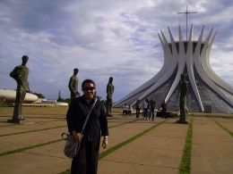 Catedral Metropolitana Brasilia November 2008 (dokumentasi pribadi) 