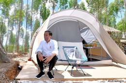 Jokowi di depan tenda untuk bermalam tanggal 14 Maret 2022  di 