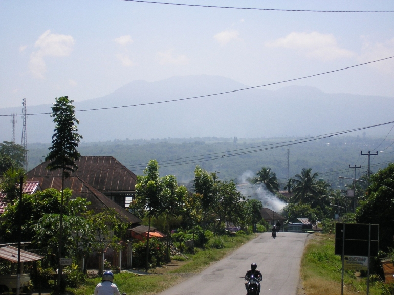Image: Lintas Bengkulu-Rejanglebong yang memberikan kesempatan menyaksikan Rafflesia Arnoldi tampak mata.