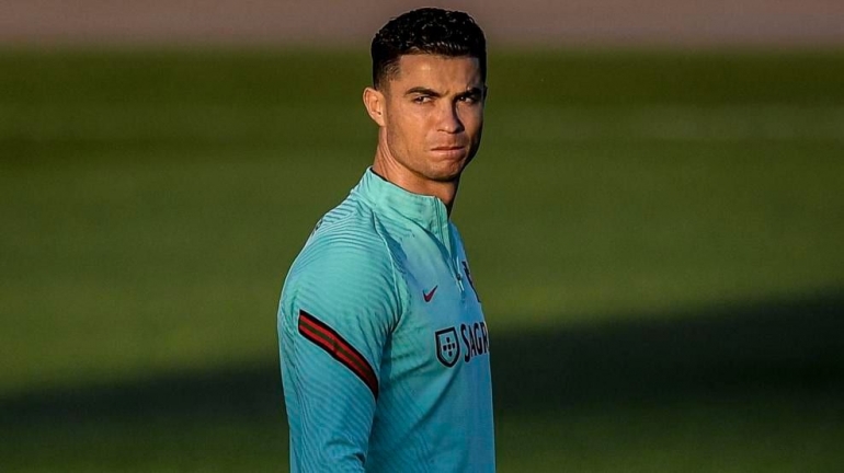 Cristiano Ronaldo sedang berlatih bersama timnas Portugal/foto: UEFA.com
