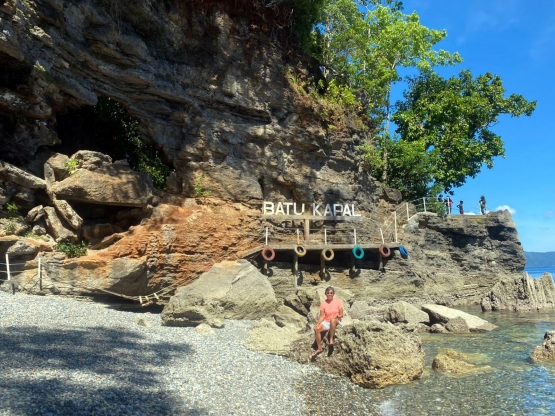 Pesona Keindahan Alam Di Laut Dan Darat Ambon Manise