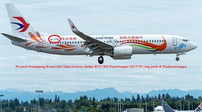 Peswat Boeing 737-800 milik China Eastern Airlines jatuh pada hari Senin (21/3/2022) dan menewaskan 132 orang. Sumber: airteamimages.com