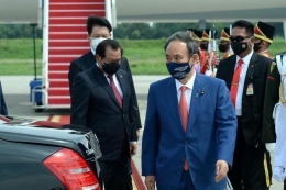 PM Jepang mengenakan masker batik Megamendung - Biro Pers Sekretariat Presiden.