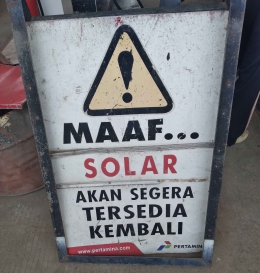 Tulisan pada suatu POM Bensin di jalan Trans Sumatera, Kec. Baradatu, Way Kanan Lampung. Dok pribadi