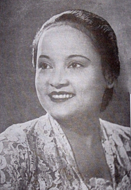 Ratna Asmara, pelopor sutradara wanita di Indonesia (Sumber: Wikipedia)
