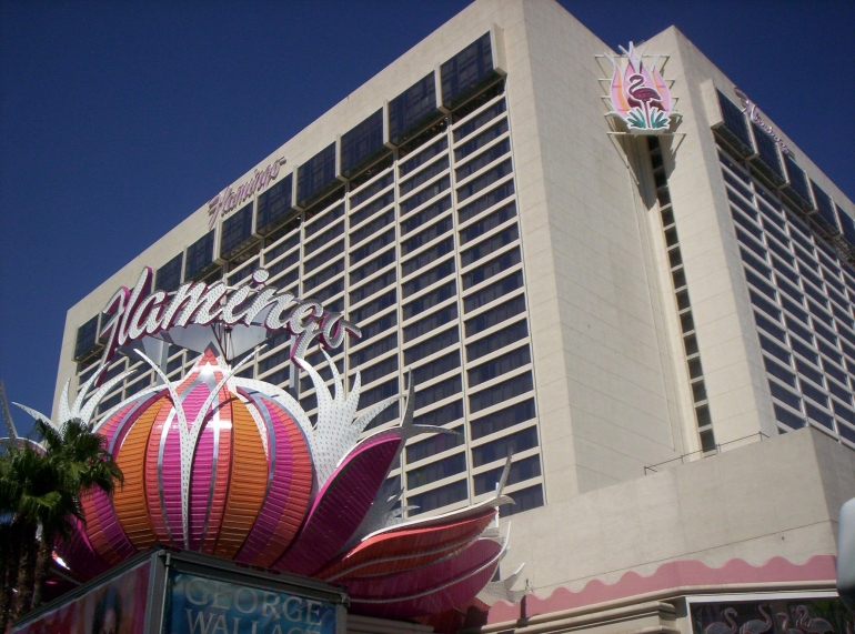 Hotel Flamingo yang ikut didanai Siegel. Sumber: thecelliststarlet / wikimedia