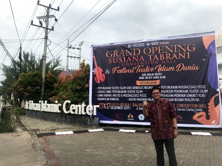 Image: Festival Teater Islam Dunia I di Pekanbaru (by Merza Gamal)