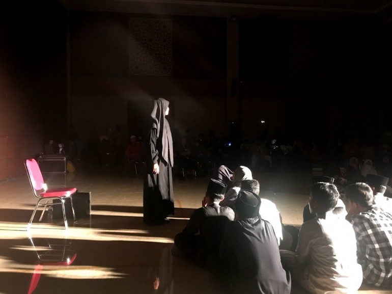 Image: Antusiasme kaum Milenial dan Gen Z dalam Festival Teater Islam Dunia (by Merza Gamal)