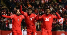 Pemain timnas Kanada merayakan keberhasilan ke Piala Dunia/foto' dailyhive.ca