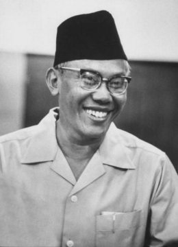 Potret Sjafruddin Prawiranegara, (Sumber gambar: Wikipedia Indonesia/Stella Maris)