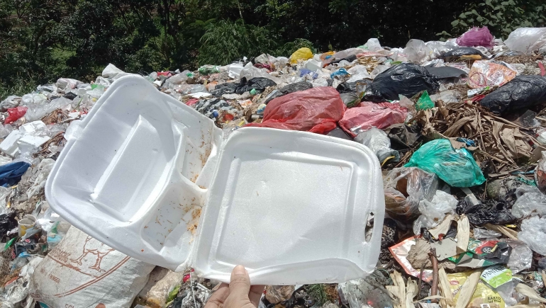 Sampah plastik, styrofoam, dan sisa makanan berpotensi naik volumenya saat Ramadhan. (Dokumentasi pribadi)