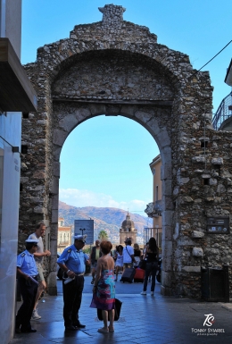 Porta Messina, Taormina. Sumber: dokumentasi pribadi