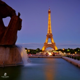 Eiffel di saat blue hour. Difoto dari Trocadero Garden. Sumber: dokumentasi pribadi