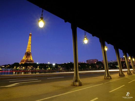Eiffel difoto dari Jembatan Bir-Hakeim, Paris. Sumber: dokumentasi pribadi