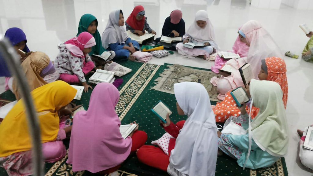 https://mbs.sch.id/2018/06/11/mbs-adakan-pesantren-kilat-untuk-anak-anak-sd/