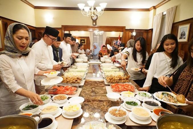 Buka puasa bersama. Foto: republika.co.id