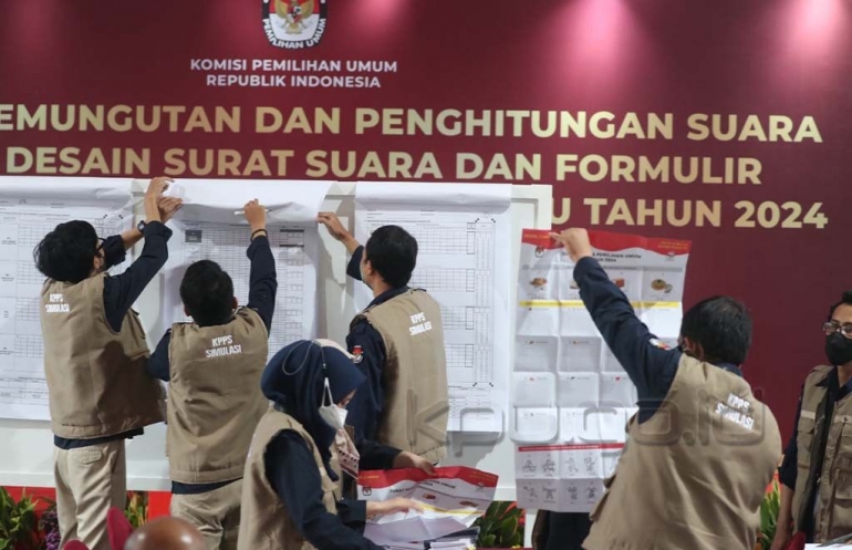 Simulasi Rekapitulasi suara di TPS oleh KPU. Foto: kpu.blitarkota.go.id